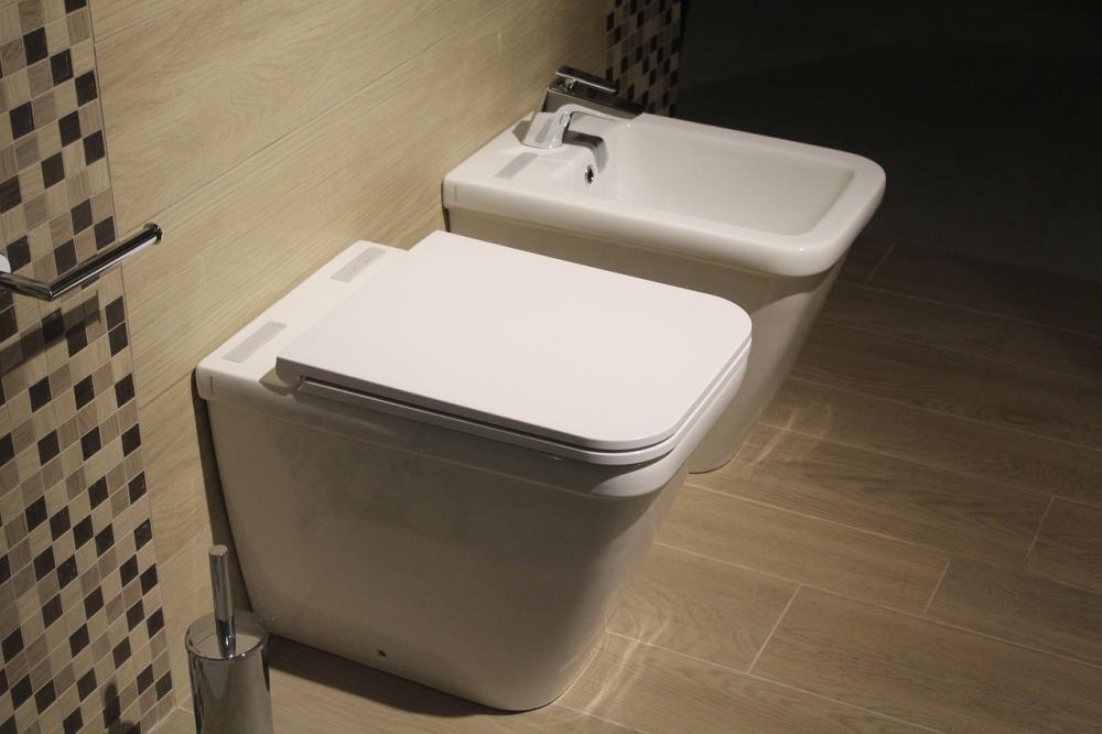 Sanitaires à Saint-Dizant-du-Gua